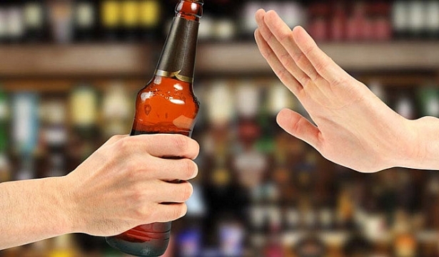 Thực hiện nghiêm quy định thời gian làm việc và quy định không uống rượu, bia