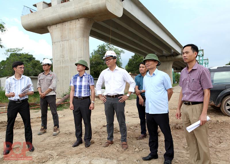 Đẩy nhanh tiến độ thi công dự án đường vành đai IV
