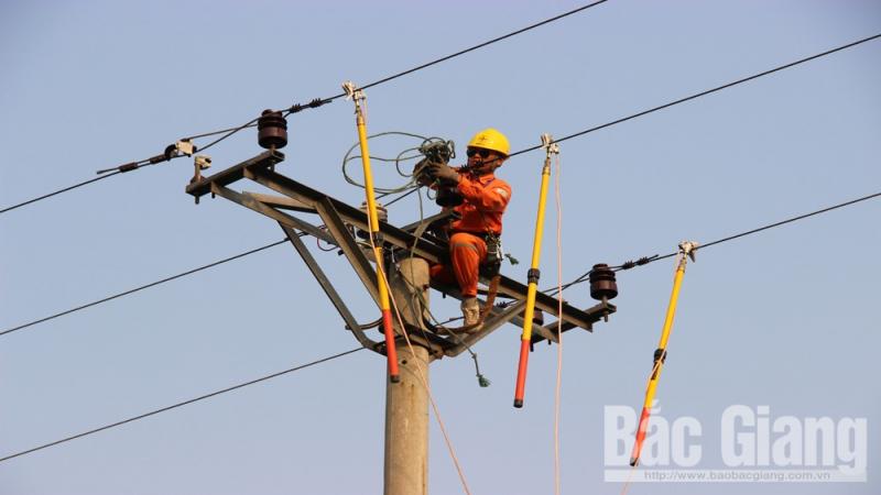 Điện lực Bắc Giang không cắt điện trong những ngày nắng nóng