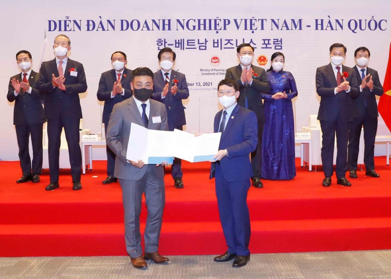 CHỦ TỊCH UBND TỈNH THAM GIA ĐOÀN CÔNG TÁC CỦA CHỦ TỊCH QUỐC HỘI THĂM HÀN QUỐC