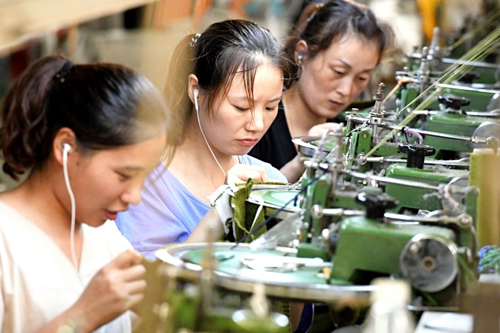 Kinh tế Trung Quốc nhận hàng loạt tin xấu