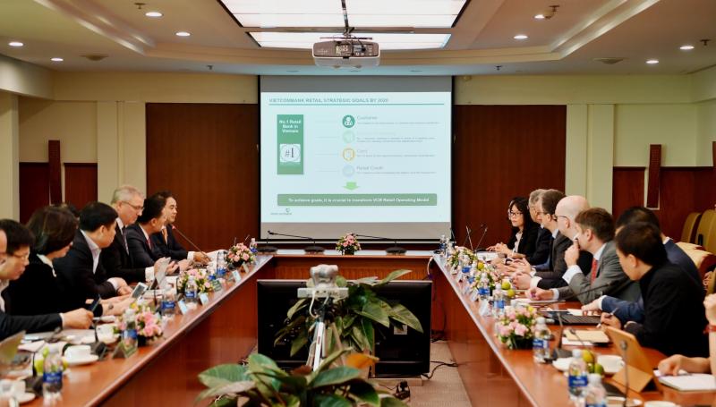 Vietcombank tổ chức lễ khởi động dự án “Chuyển đổi mô hình ngân hàng bán lẻ”