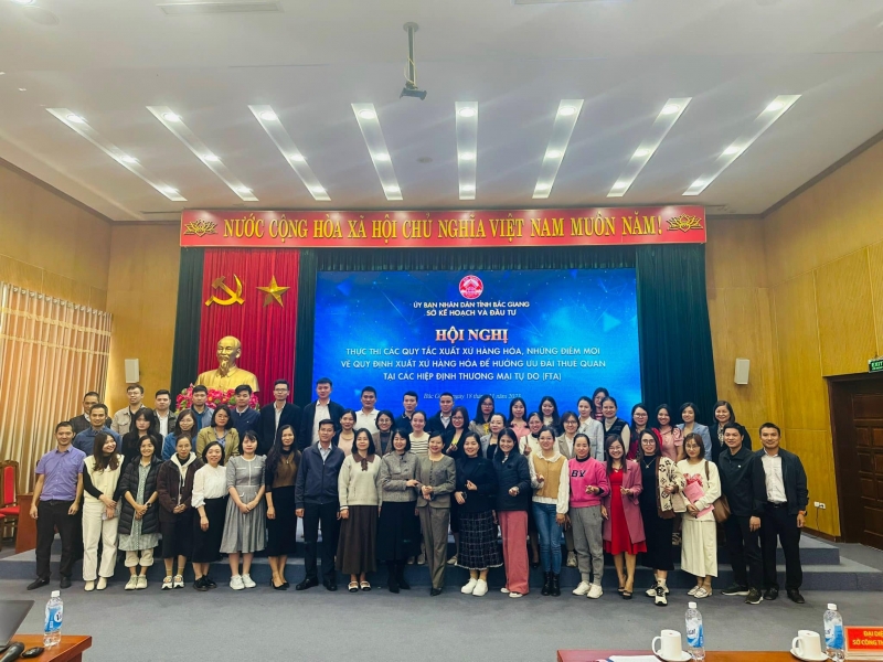 Hội nghị “Thực thi các quy tắc xuất xứ hàng hóa, những điểm mới về quy định xuất xứ hàng hóa để hưởng ưu đãi thuế quan tại các Hiệp định thương mại tự do (FTA)”.